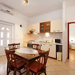 Rosanda Apartment *